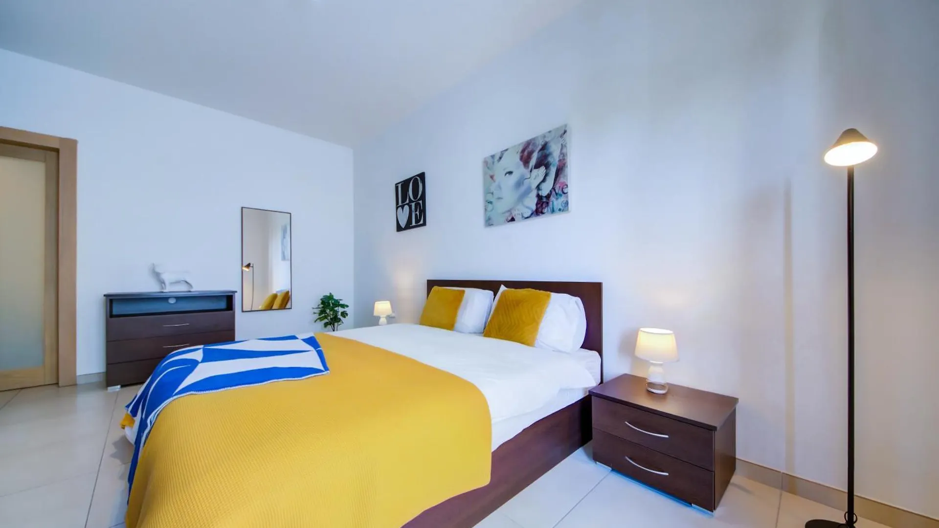 Apartment Stylish 2Br Apt With Balconies In St Julians, Paceville - Apt 6 By Vaganza Saint Julian's Malta